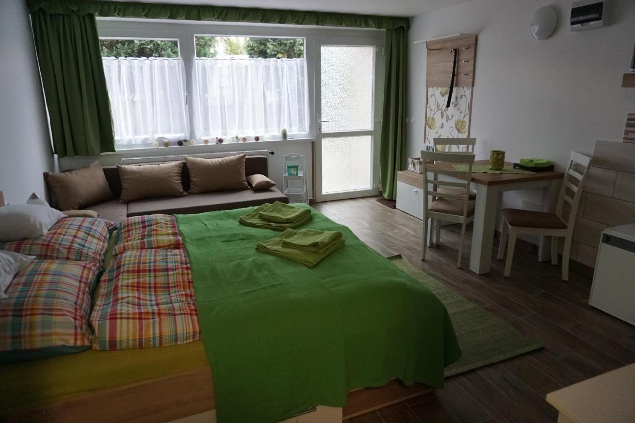 Berc Apartman Egerszalók Eksteriør billede