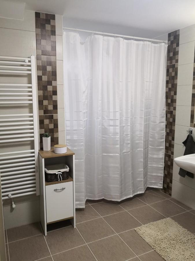 Berc Apartman Egerszalók Eksteriør billede