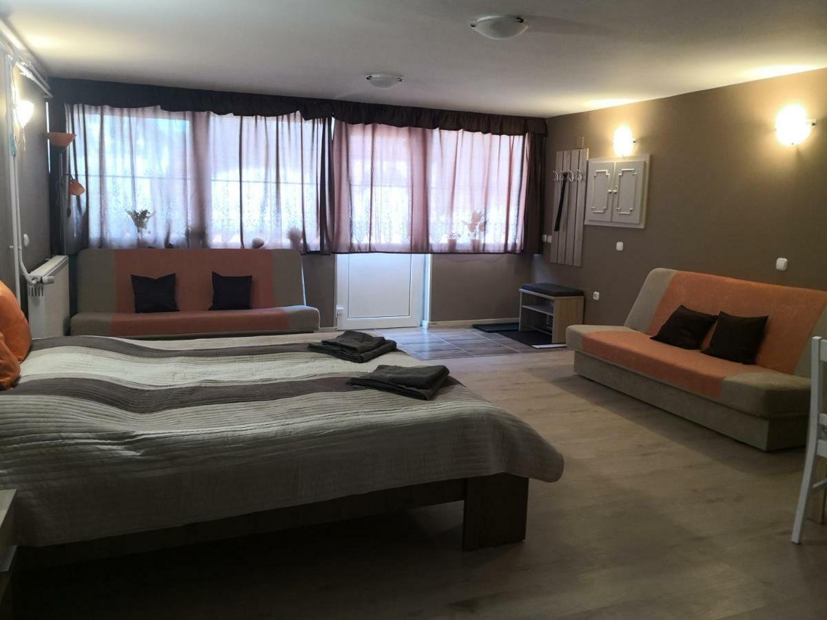 Berc Apartman Egerszalók Eksteriør billede